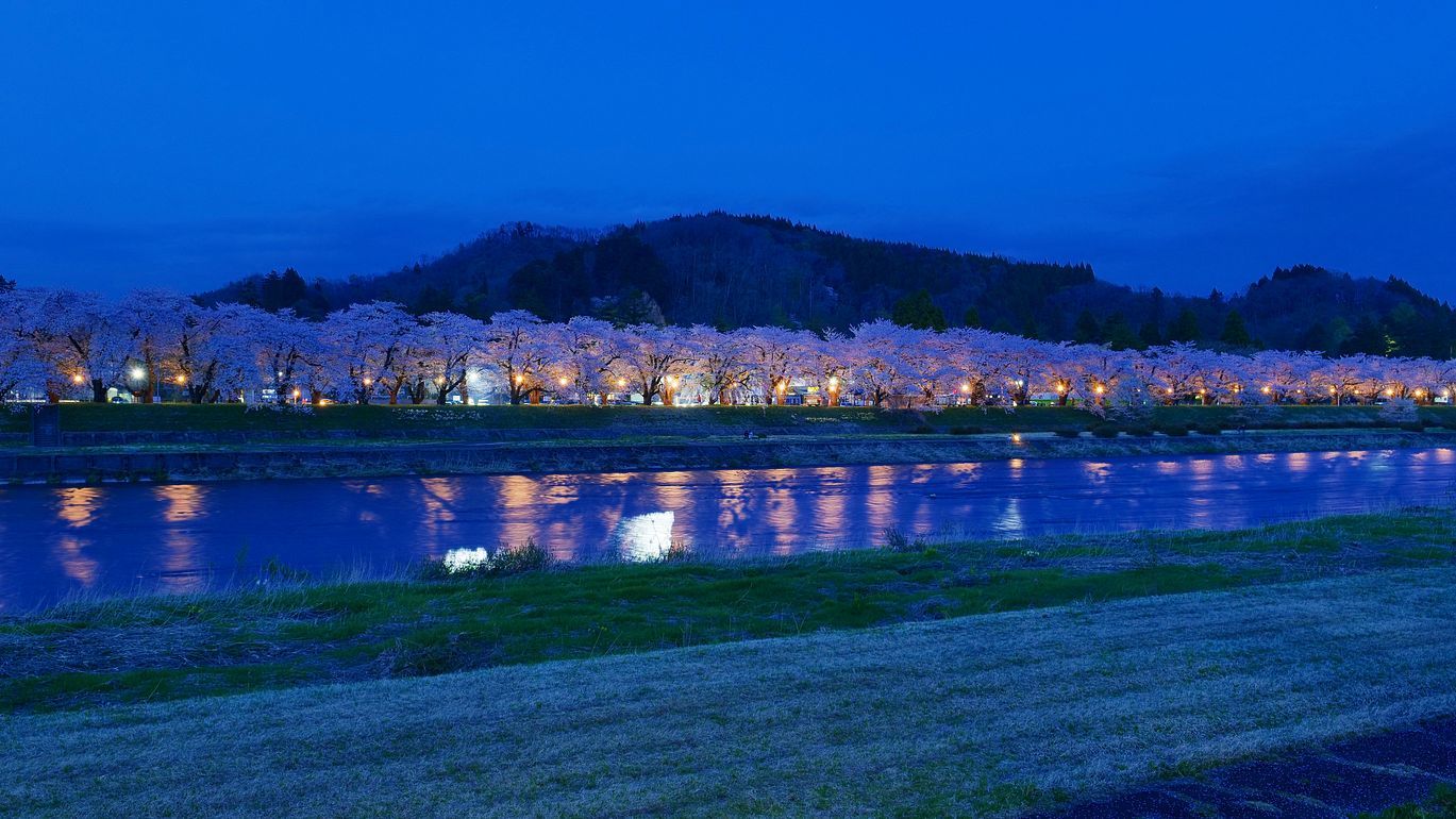 春の東北紀行（６）・・・桧内川桜堤のライトアップが始まった♪　４月２５日（２）_a0031821_14564915.jpg