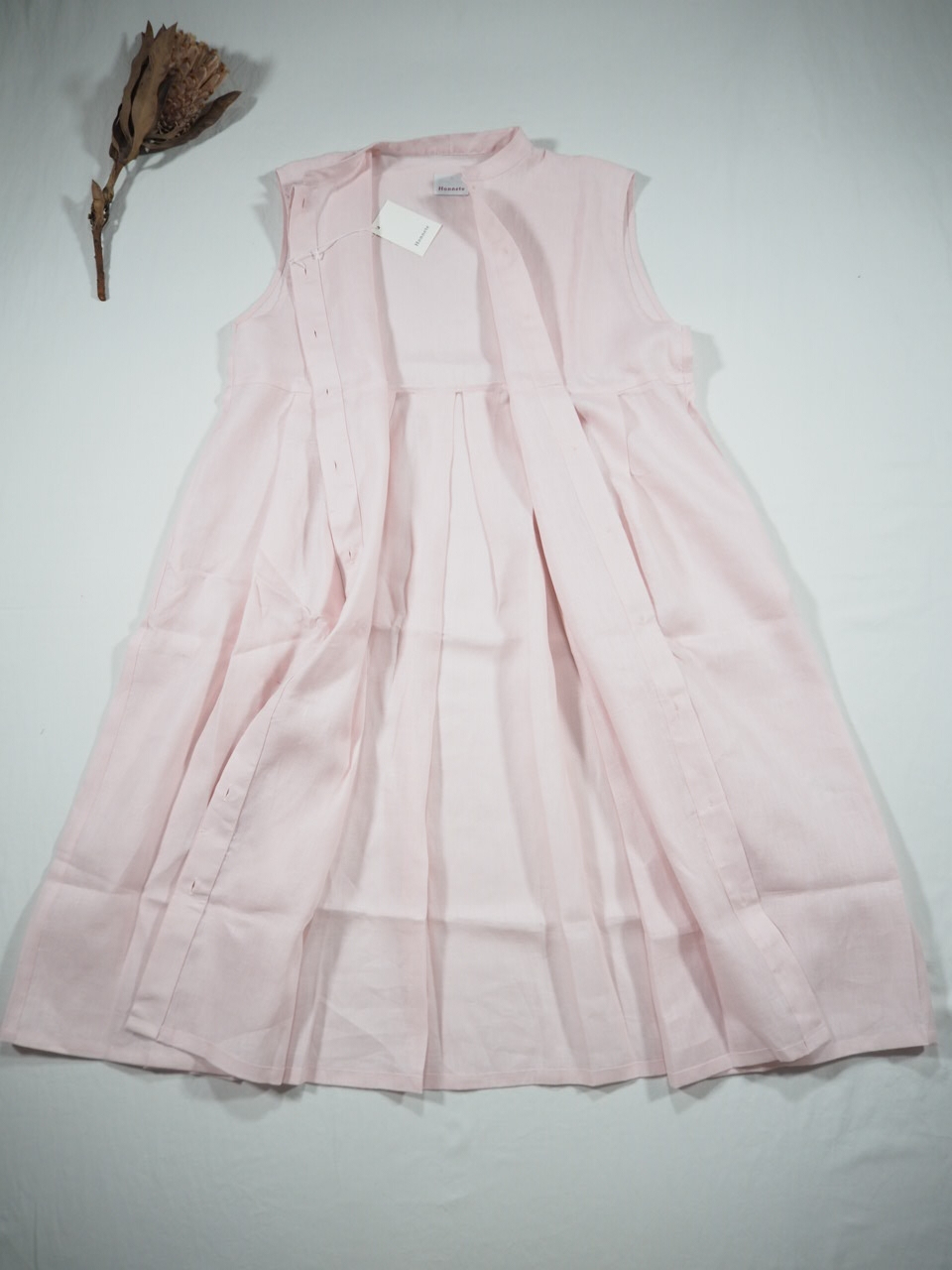 Mandarine Collar Tuck Dress [Irish Linen]_e0357389_05573894.jpg