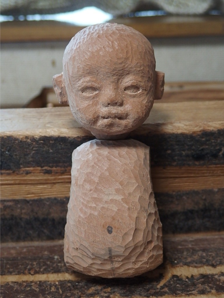 23センチの女の子、顔を作り込んだ。_d0079147_16431457.jpg