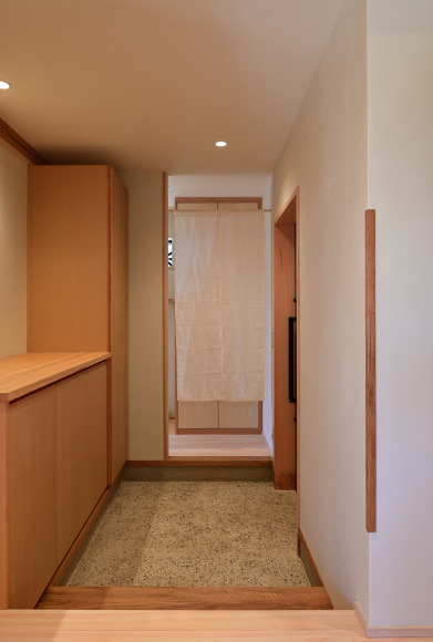 大きな吹抜のある二世帯の家_e0164563_13400138.jpg