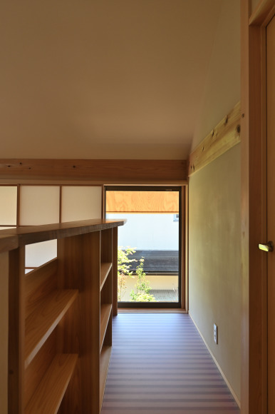 大きな吹抜のある二世帯の家_e0164563_13460341.jpg