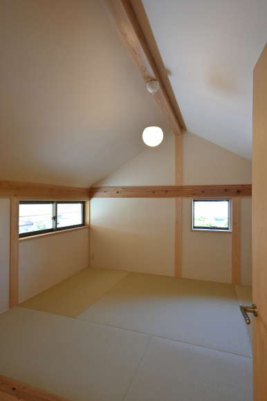 大きな吹抜のある二世帯の家_e0164563_13492583.jpg