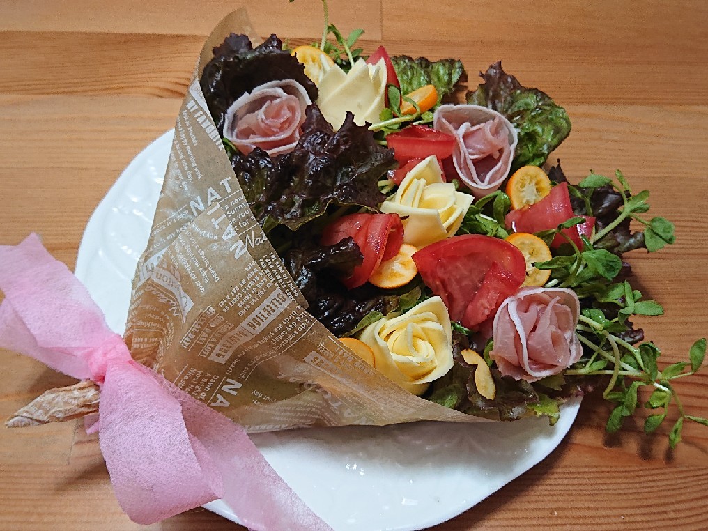 食卓が華やぐ 生ハムとチーズのブーケサラダ Candy Sarry 2