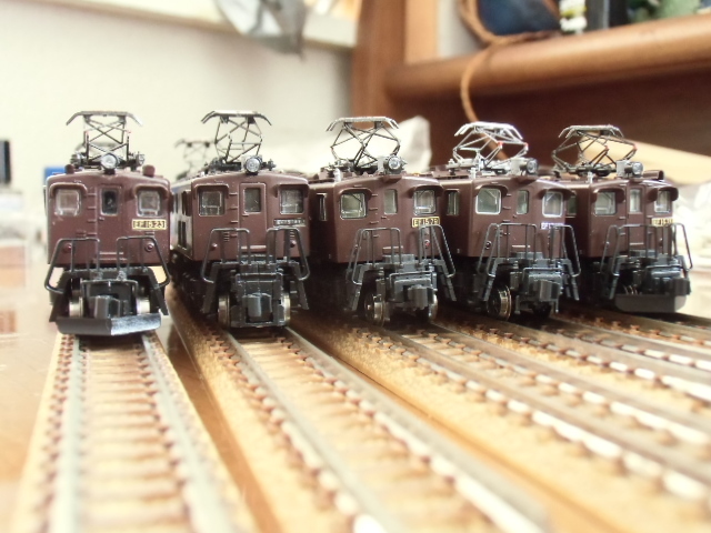 TOMIX EF15前照灯をKATO LP403に再交換 : 新湘南電鐵 横濱工廠3