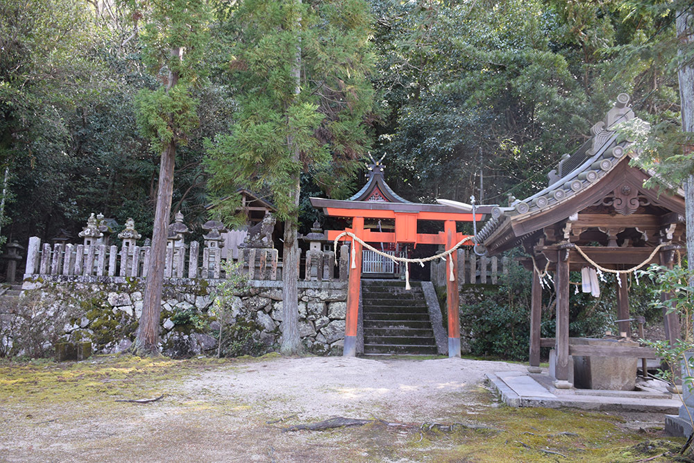 椿井城跡西麓を歩く。 その1 <平等寺春日神社と椿井春日神社>_e0158128_18301265.jpg