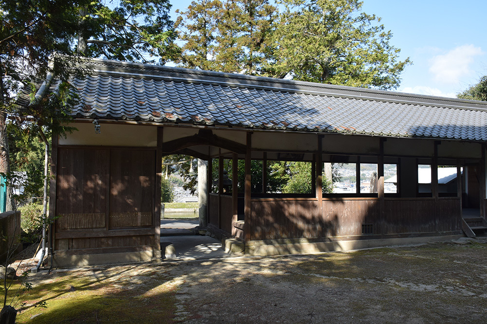 椿井城跡西麓を歩く。 その1 <平等寺春日神社と椿井春日神社>_e0158128_18360971.jpg