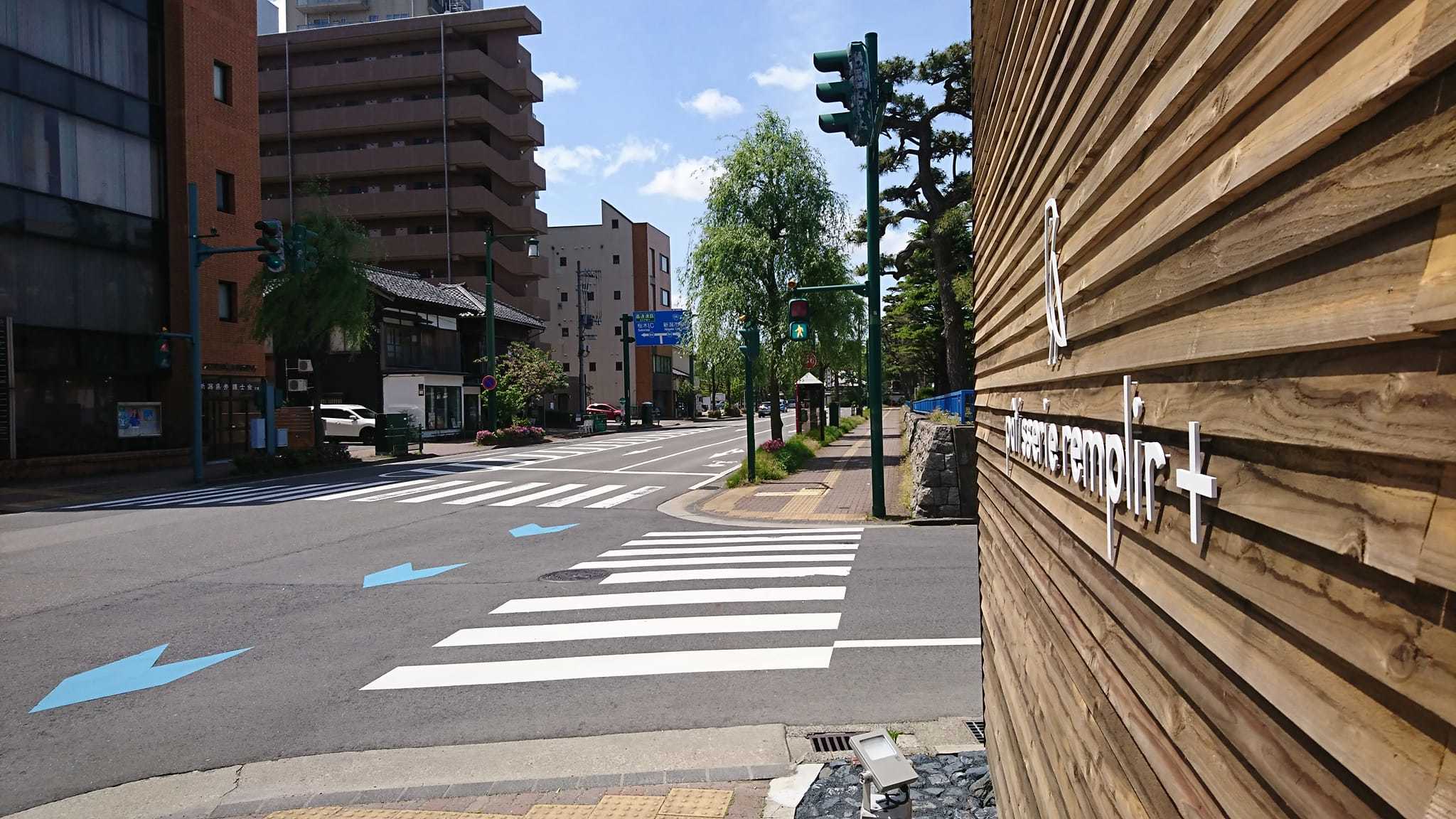 GW最終日。ところで蔵織のすぐお近くに。ランプリールさんというすごいお店できる!_e0046190_18085526.jpg