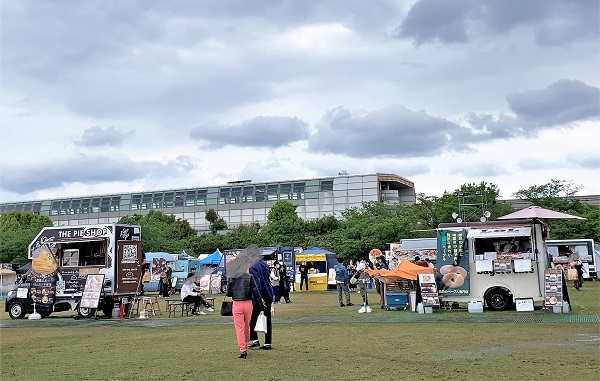 ロハスフェスタへ行ってきました♪その2 お花と焼きもの_d0249193_09183172.jpg