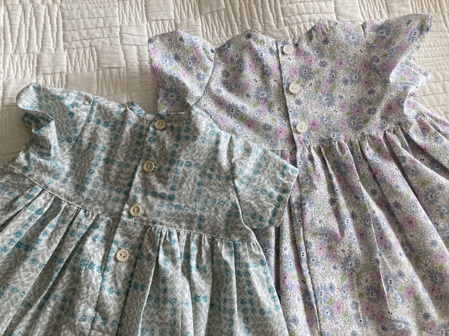 孫服つくり 花柄ワンピース シトロニール la robe a manches courtes_d0348118_11462743.jpeg