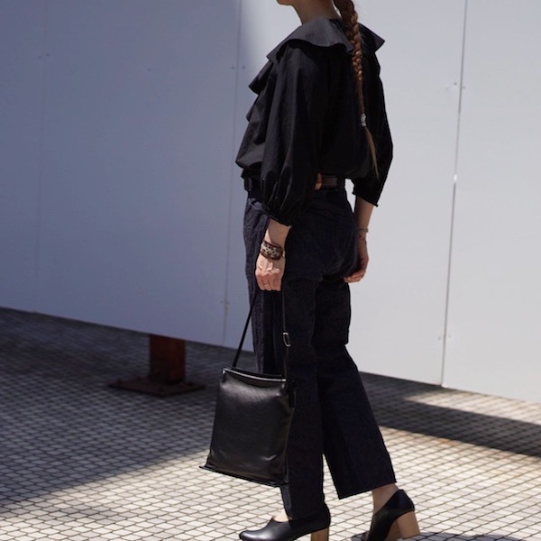 ラッフルカラーブラウス_d0364239_18485948.jpg