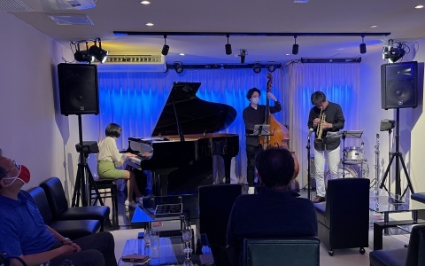 ジャズライブ カミン Jazzlive Comin 広島のジャズ 5月10日のジャズライブ_b0115606_11232428.jpeg