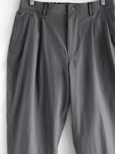 and wander Plain Tapered Stretch Pants_b0139281_16372450.jpg