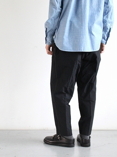 and wander Plain Tapered Stretch Pants_b0139281_16383724.jpg
