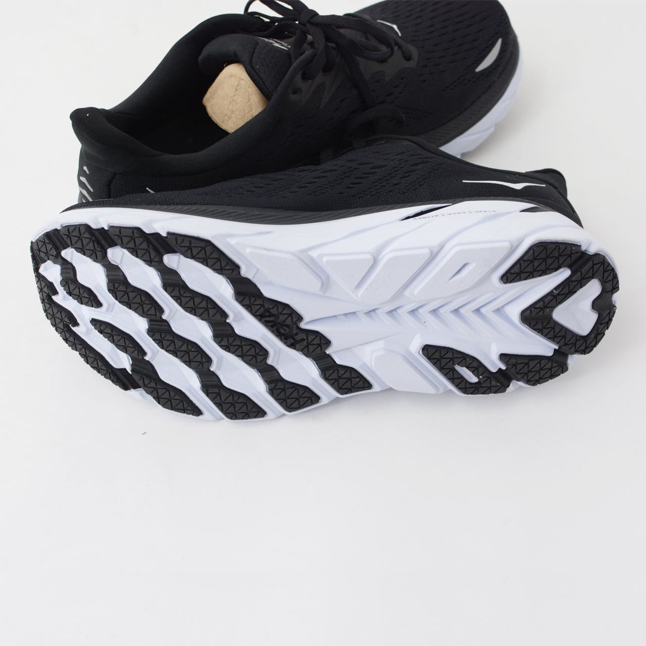 HOKA ONE ONE [ホカオネオネ] W\'s CLIFTON 8 WIDE [1121375]_f0051306_05303025.jpg