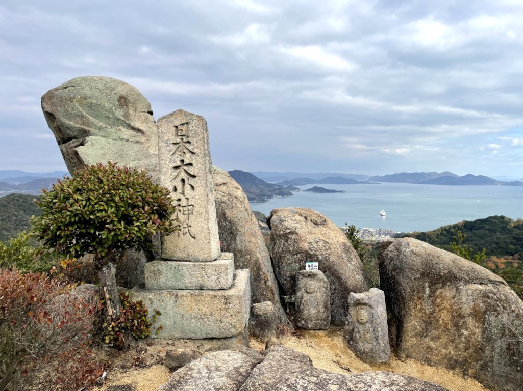 しまなみ海道「因島」白滝山の山頂でのパノラマな眺め_f0023333_22364245.jpg