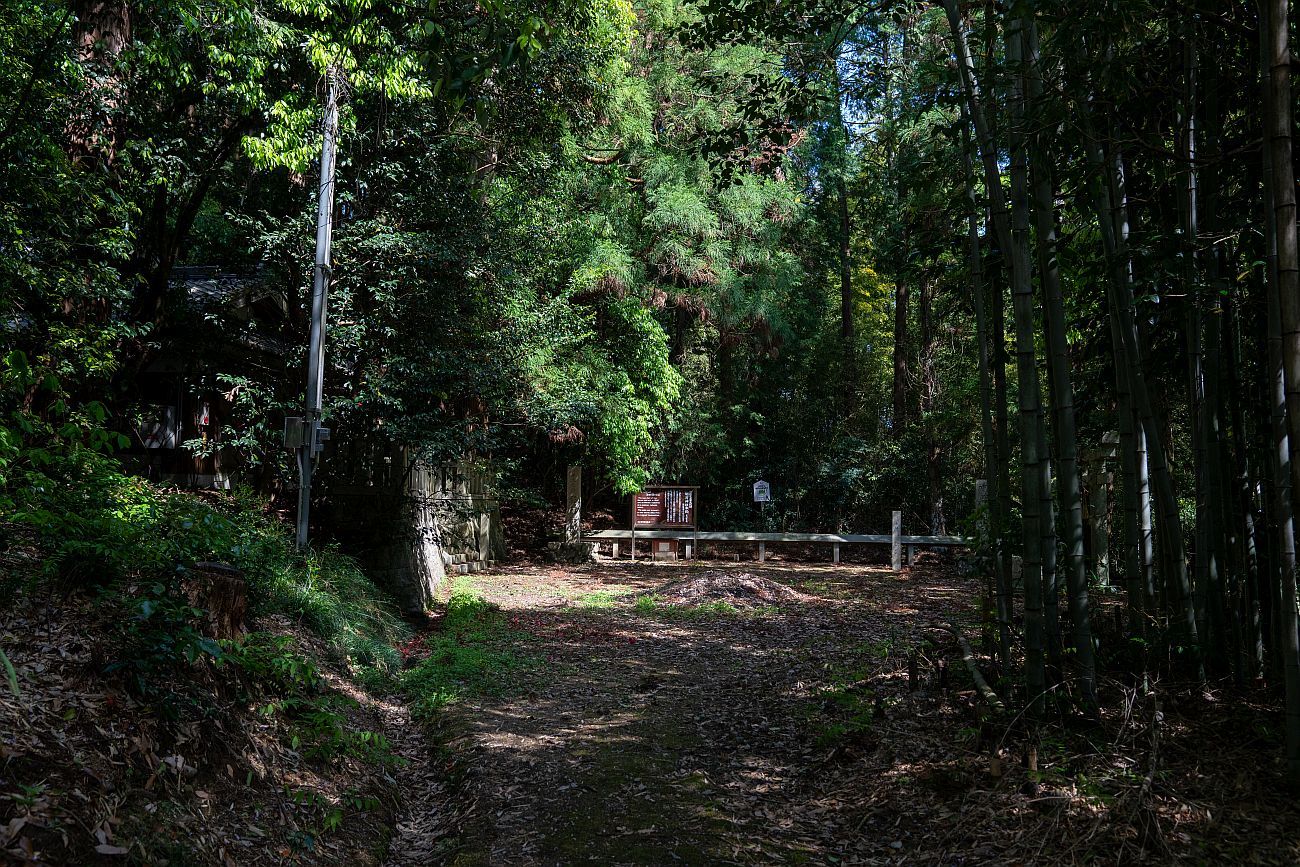 【重要文化財｜稲荷神社 本殿】　行き方、見学のしかた　（兵庫県 三木市）_b0212342_09141745.jpg