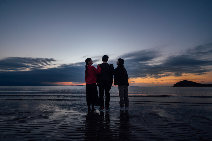 美しい夕日がSNSで話題の『父母ヶ浜』へ。天空の鏡が最高に美しい眺めでした！_f0023333_21425572.jpg