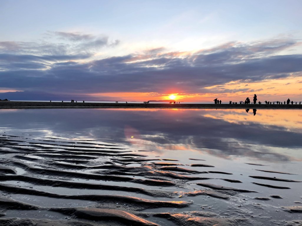 美しい夕日がSNSで話題の『父母ヶ浜』へ。天空の鏡が最高に美しい眺めでした！_f0023333_21503283.jpg