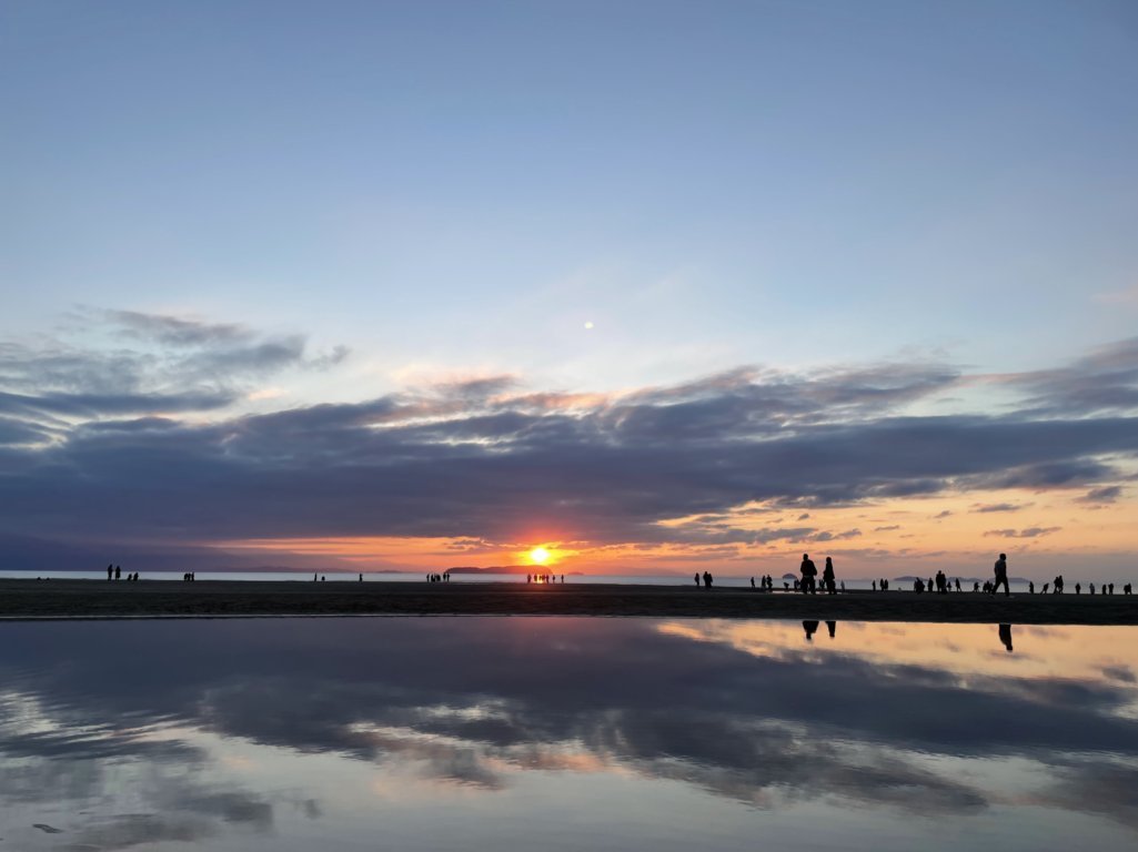 美しい夕日がSNSで話題の『父母ヶ浜』へ。天空の鏡が最高に美しい眺めでした！_f0023333_21521449.jpg