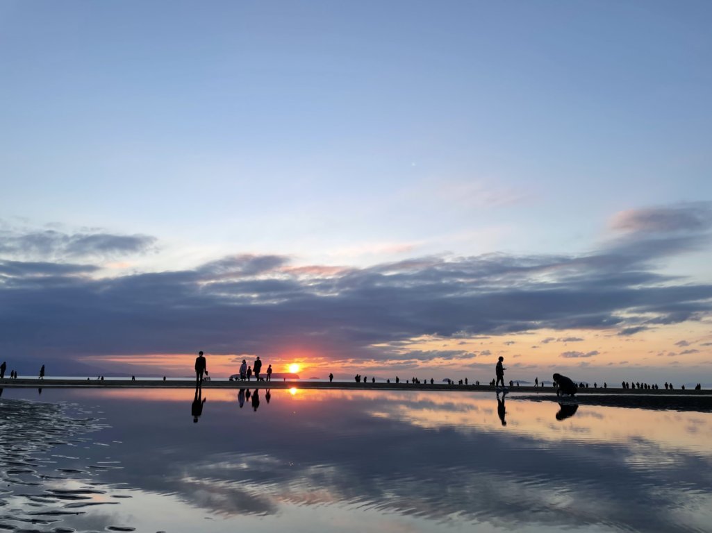 美しい夕日がSNSで話題の『父母ヶ浜』へ。天空の鏡が最高に美しい眺めでした！_f0023333_22001523.jpg