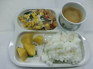 幼稚園の給食(^O^)_e0325335_15195763.jpg