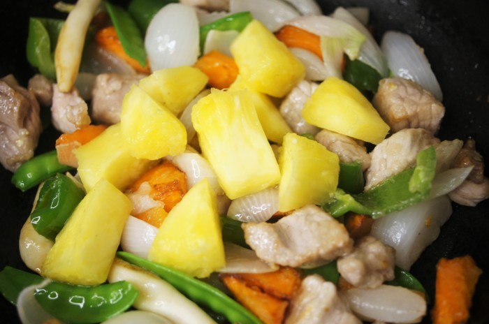 ■晩ご飯【cookDo酢豚用で簡単に酢豚/漬物は浅漬けの素使いで^^】_b0033423_00214876.jpg
