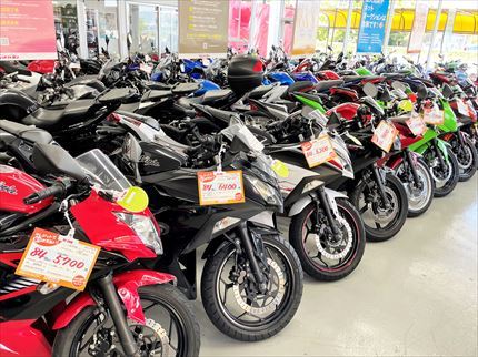 レッドバロン大津店へ Samとバイクとpastime