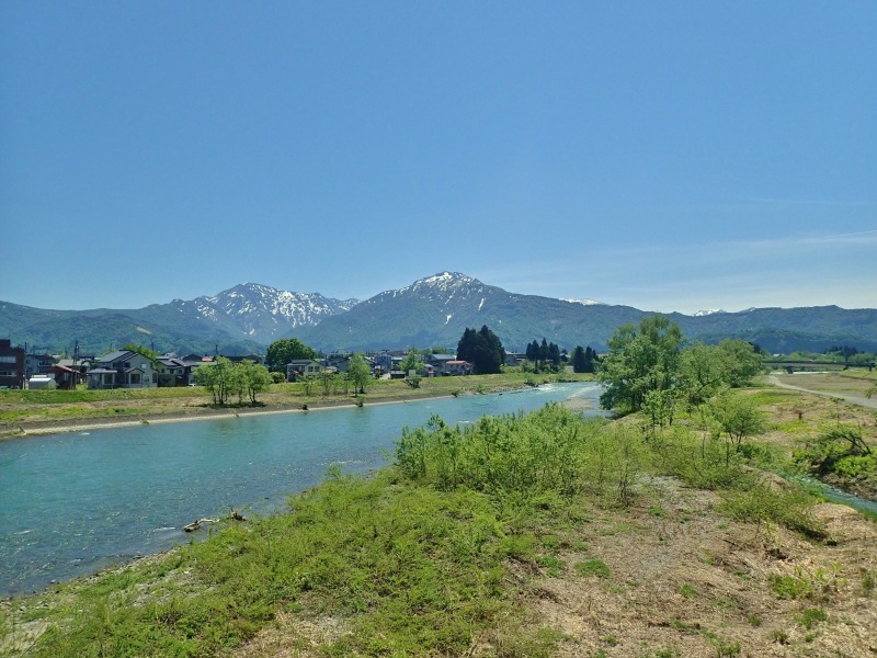 バイクを止めて魚野川の春景色を眺めてみました_c0336902_21134496.jpg