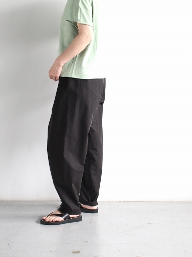THE HINOKI　OG Cotton Twill 3Tuck Elastic Pants / CHARCOAL BLACK_b0139281_09573273.jpg