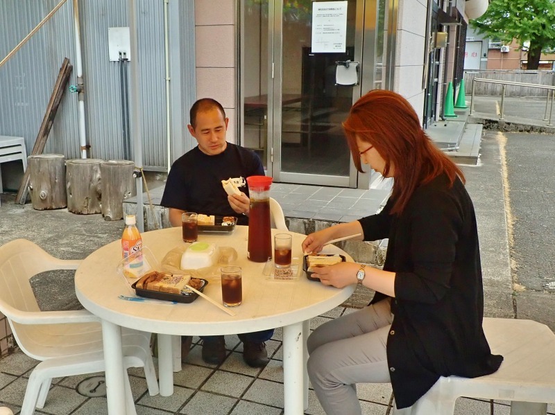 天気の良い日には\"お外でランチ\"_c0336902_09353004.jpg