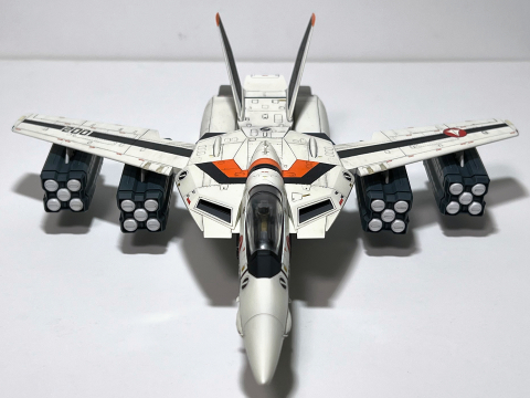 ハセガワ 1/72 VF-1B 戦後生産型(完成) : サンフィッシュ飛行隊 ハセガワ 1/72 VF-1B 戦後生産型(完成) : サンフィッシュ飛行隊