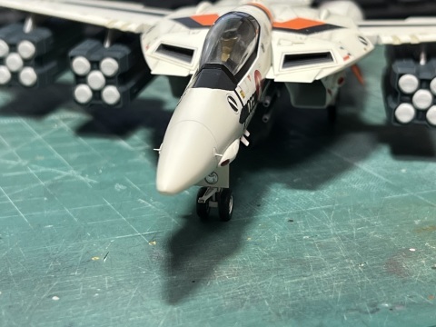 ハセガワ 1/72 VF-1B 戦後生産型(完成) : サンフィッシュ飛行隊 ハセガワ 1/72 VF-1B 戦後生産型(完成) : サンフィッシュ飛行隊