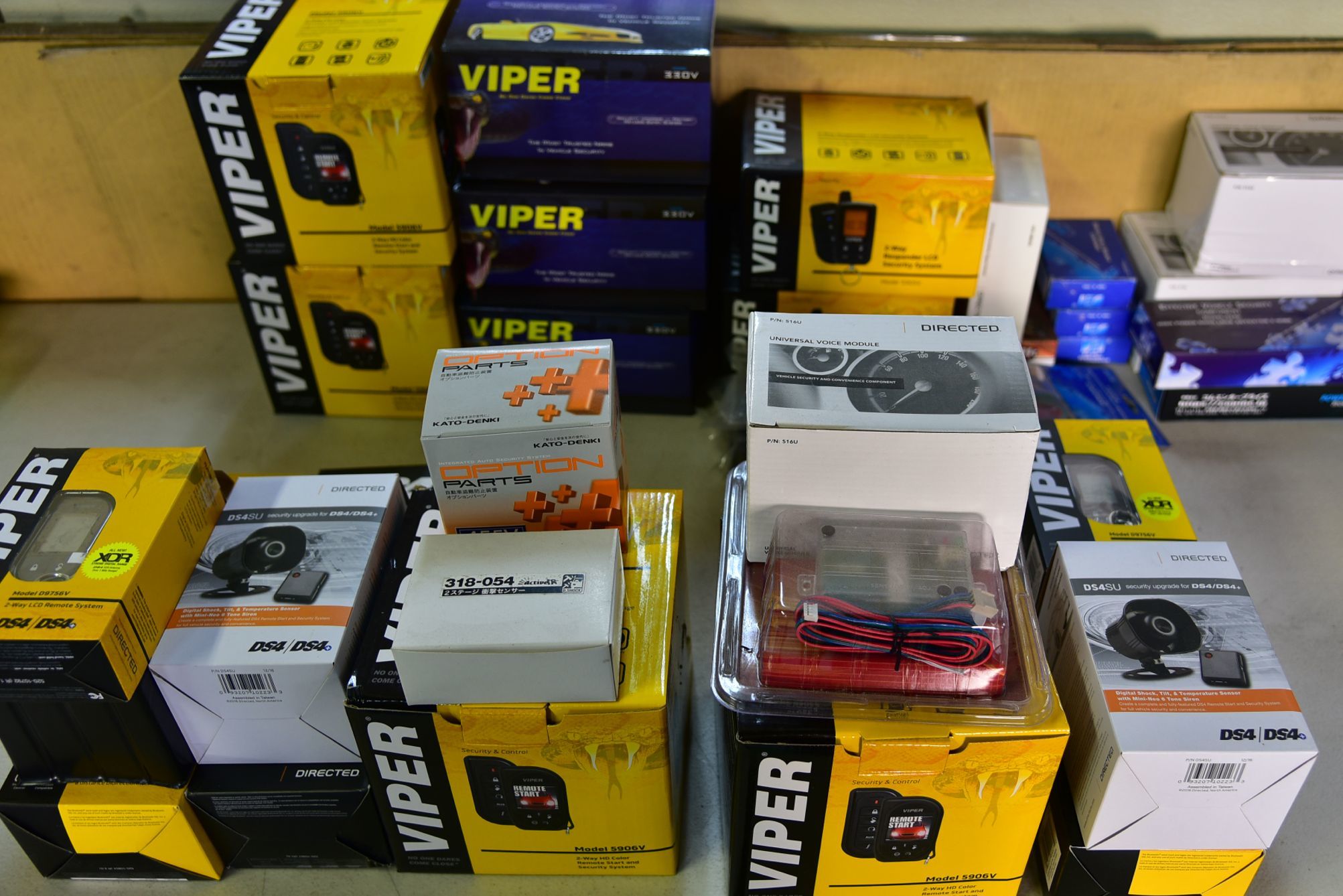 アルファードへキャンペーン中のVIPER DS4取り付け_c0199344_16215410.jpg