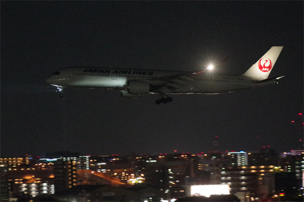 夜間着陸_e0167571_22244215.jpg