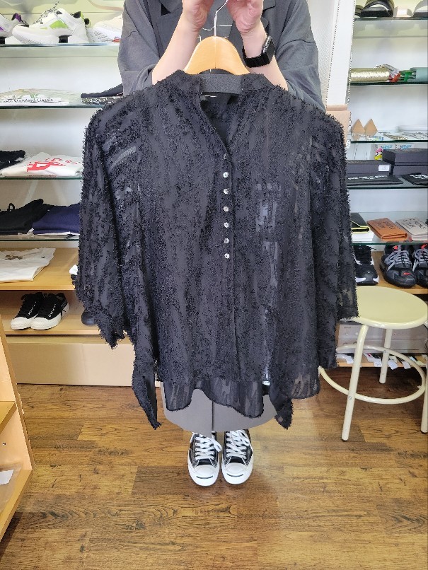 トラノイオパールジャガードブラウス