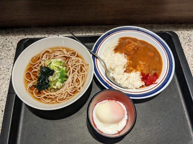 富士そばの朝カレーセット：名代 富士そば 京急蒲田店（東京都大田区蒲田4）_f0397261_06442773.jpg