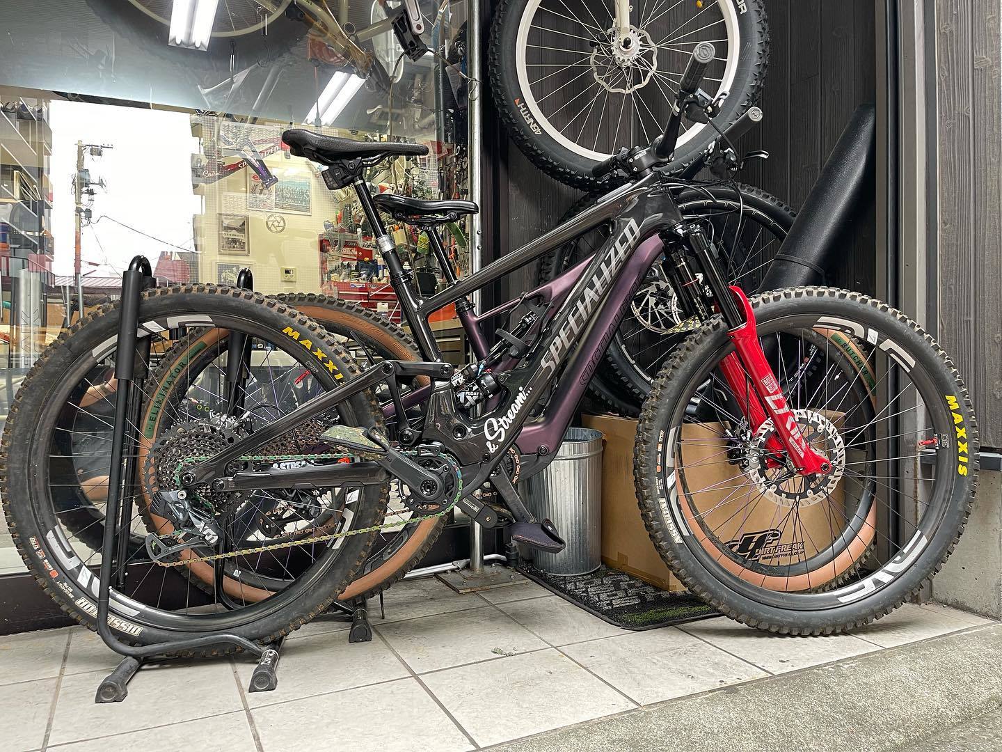 SPECIALIZED TURBO KENEVO SL COMPが試乗車に仲間入り。_e0069415_15160671.jpg