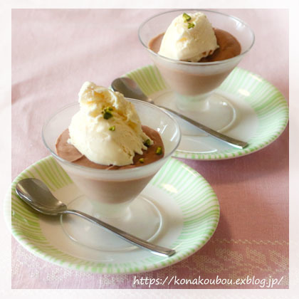 定番チョコレートムースに_a0392423_15301705.jpg