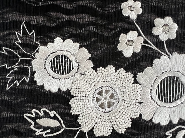 美しいベトナム刺繍帯・前太鼓2通リコーデイネイト・その3_f0181251_18170366.jpg