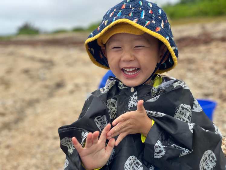 青空ようちえん〔平日〕さあ、探検に出かけよう!プチプチ海そうや軽石、今日は砂浜の漂着物が面白かった!_d0363878_04500772.jpg