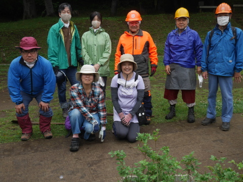 植樹本数目標の1000本突破5・21六国見山手入れ_c0014967_17575062.jpg