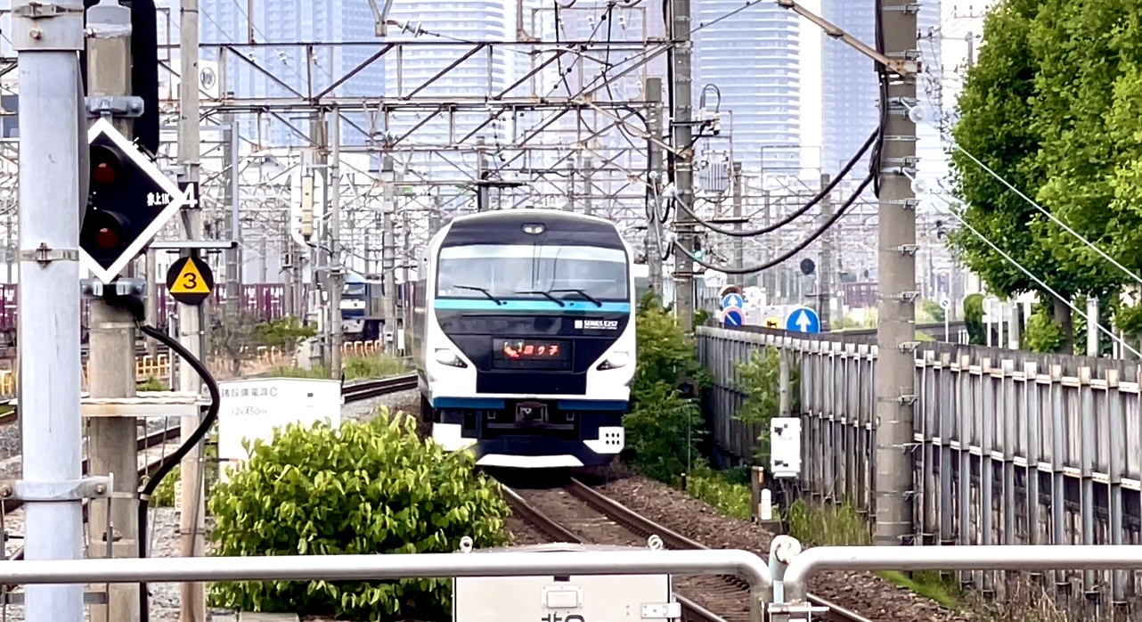 新鶴見機関区ふたたび*仕事前の鉄分補給♪_c0212604_04234226.jpeg