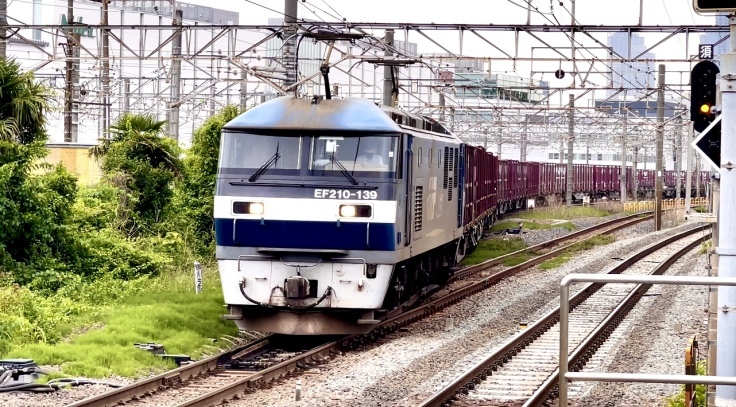 新鶴見機関区ふたたび*仕事前の鉄分補給♪_c0212604_04254608.jpeg