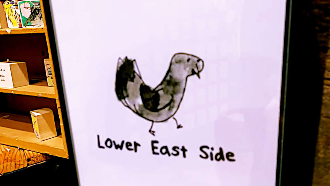 老舗の食器屋さんのNYらしいアート作品、”Pigeons of NYC”（ニューヨーク市の鳩）_b0007805_21512887.jpg