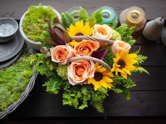 お誕生日のアレンジメント 黄色 オレンジ系で元気な感じ 旭川市豊岡に発送 22 05 22着 札幌 花屋 Mell Flowers お誕生日のアレンジメント 黄色 オレンジ系で元気な感じ 旭川市豊岡に発送 22 05 22着 札幌 花屋 Mell Flowers