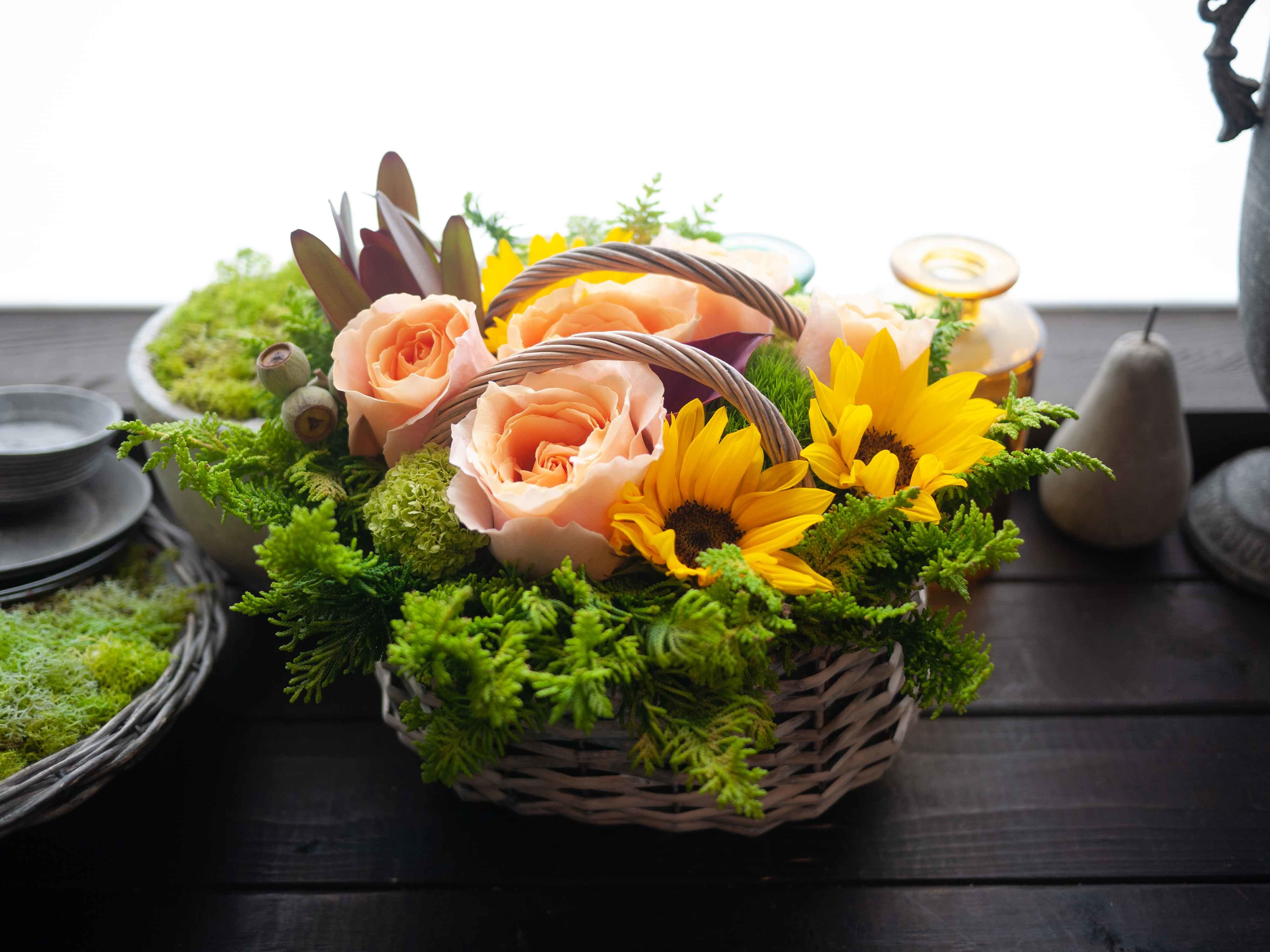 お誕生日のアレンジメント 黄色 オレンジ系で元気な感じ 旭川市豊岡に発送 22 05 22着 札幌 花屋 Mell Flowers お誕生日のアレンジメント 黄色 オレンジ系で元気な感じ 旭川市豊岡に発送 22 05 22着 札幌 花屋 Mell Flowers