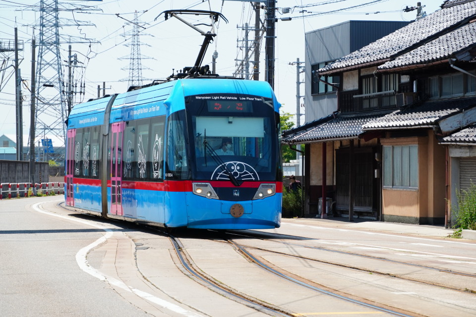 万葉線のぶらり途中下車ー2022年5月5日ー_a0385725_15334696.jpg