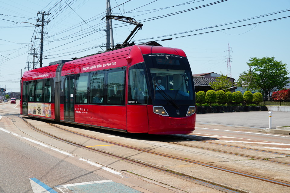 万葉線のぶらり途中下車ー2022年5月5日ー_a0385725_16013926.jpg