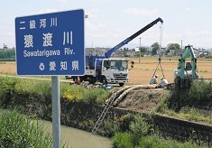 明治用水頭首工 堰の下部に穴、水が抜ける-3_f0197754_18063082.jpg