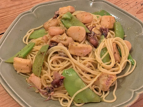 なっなんと!ミニシクラメンに... と おうちごはん_d0249193_23493497.jpg